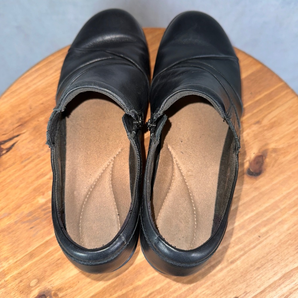 Clarks Leather Ankle Booties Women Size 10 Black Good Pleated Wedge Zip 26108788 - Picture 12 of 14